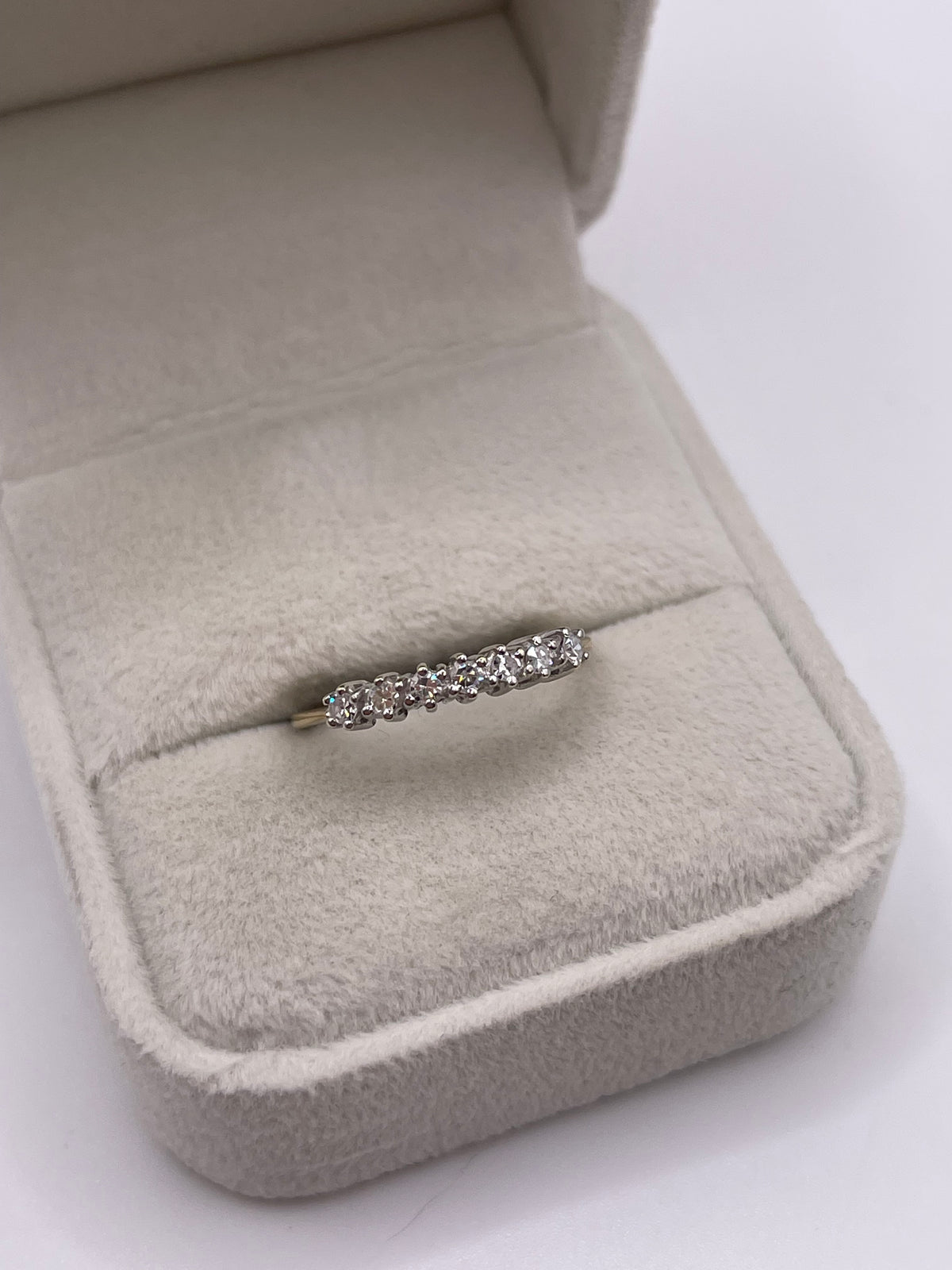 9ct gold diamond ring