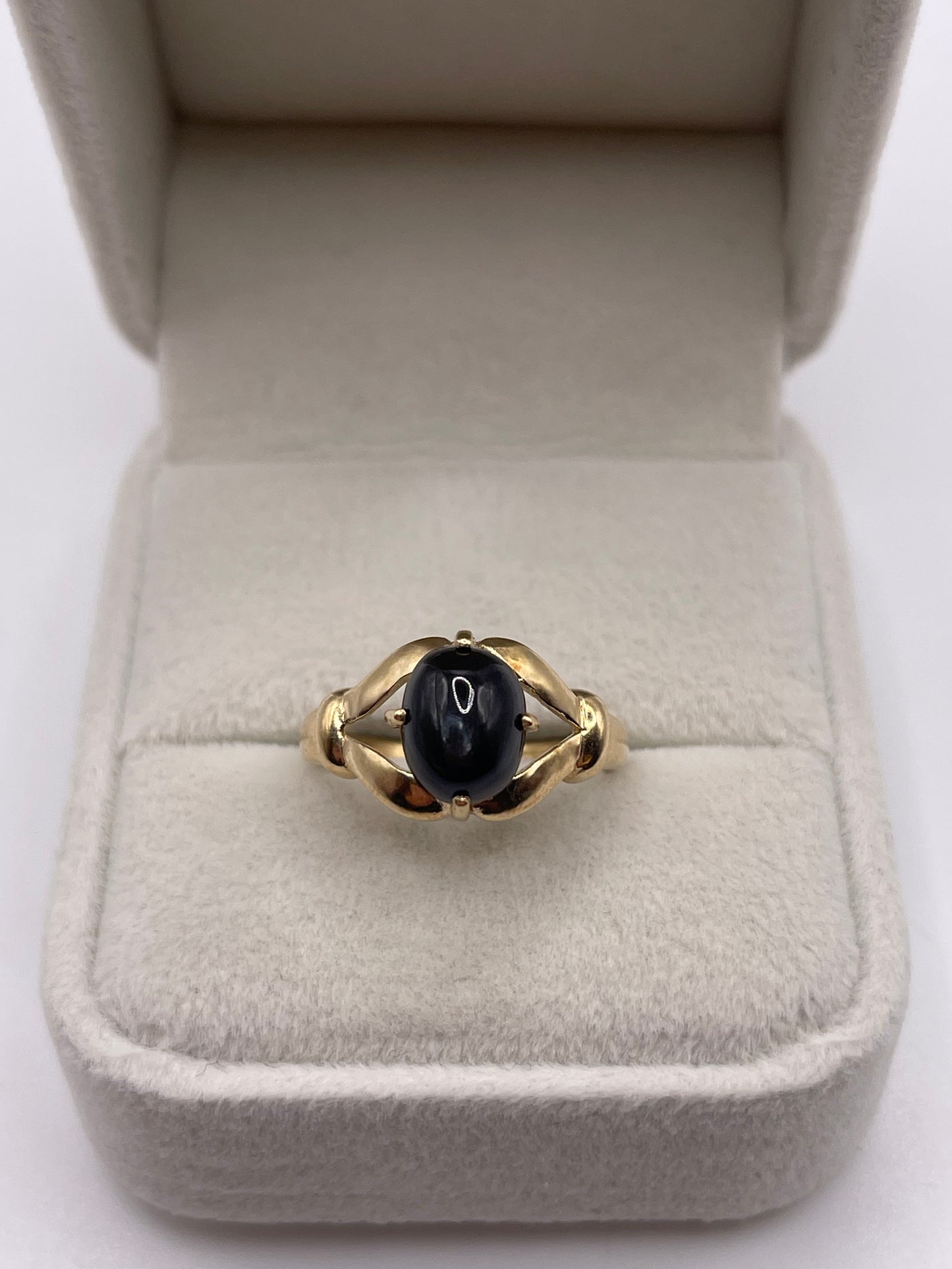 9ct gold star sapphire ring
