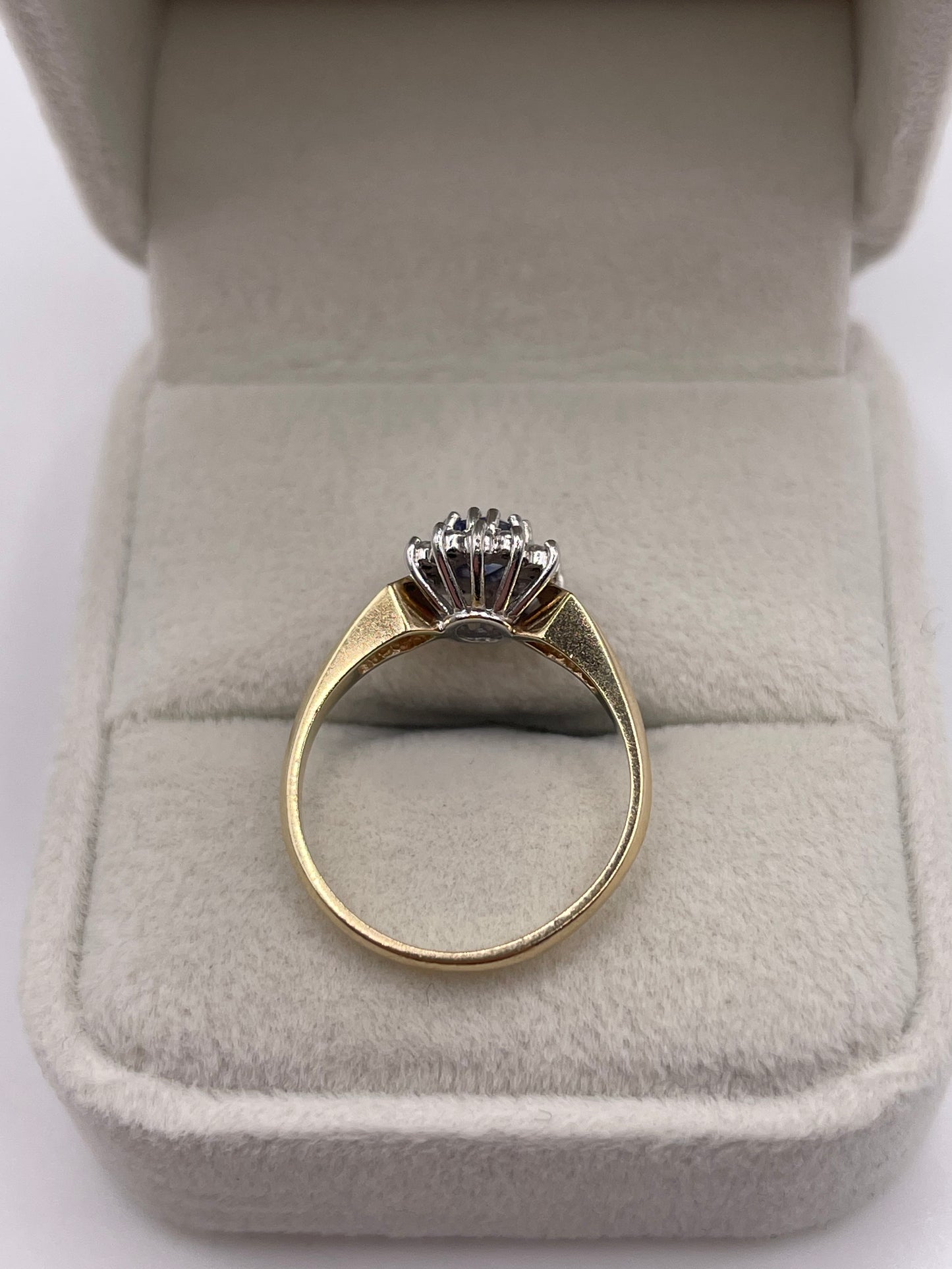 9ct gold sapphire and diamond ring