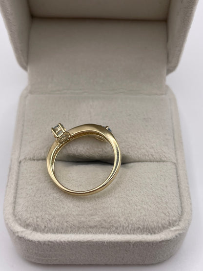 9ct gold topaz and diamond ring