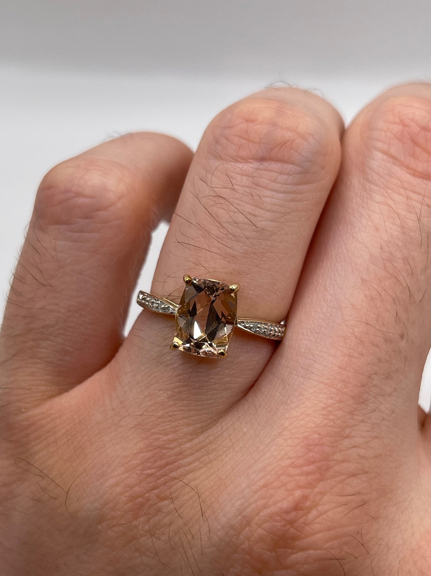 9ct gold morganite and diamond ring