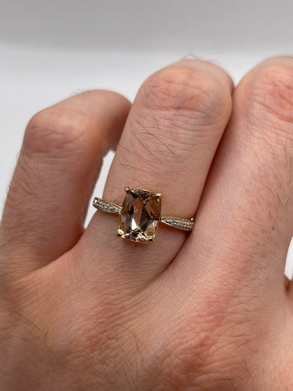 9ct gold morganite and diamond ring