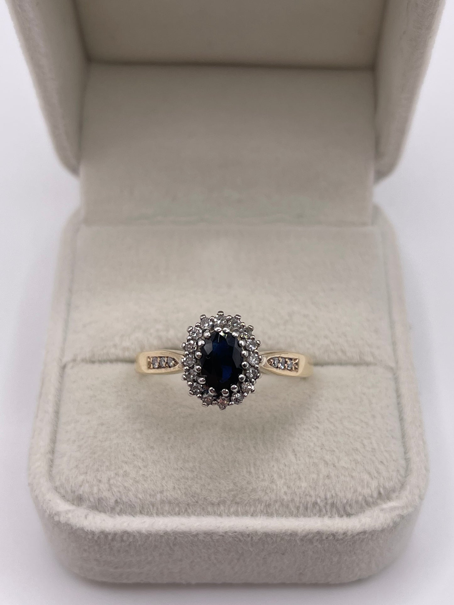 9ct gold sapphire and diamond ring