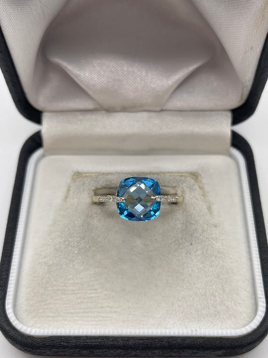 9ct gold topaz and diamond ring