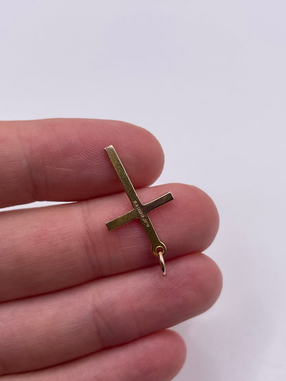 9ct gold cross pendant