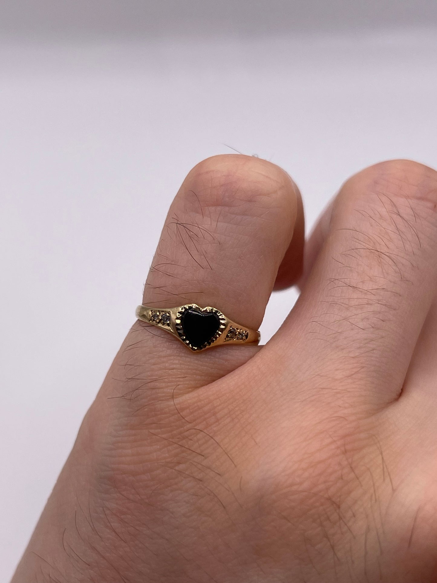 9ct gold onyx and diamond ring