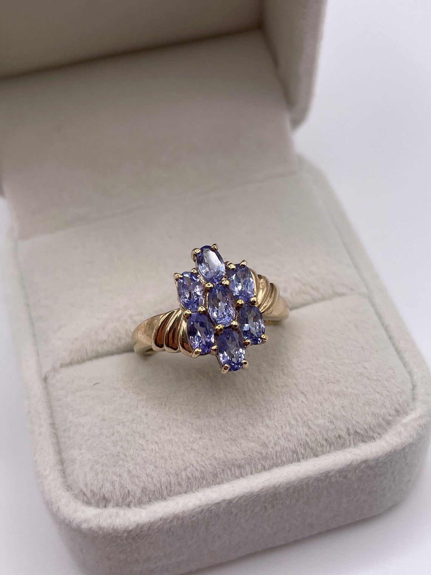 9ct gold tanzanite cluster ring