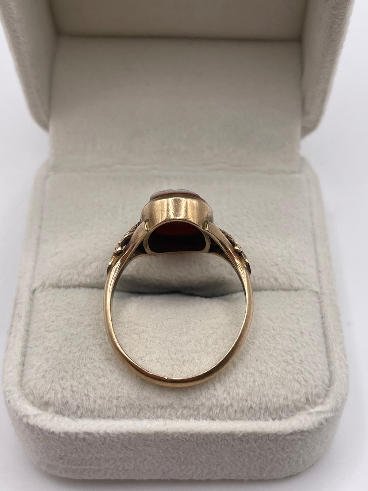 9ct gold cameo ring