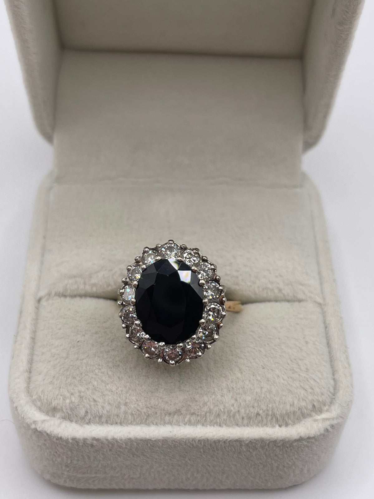 18ct gold sapphire and diamond ring