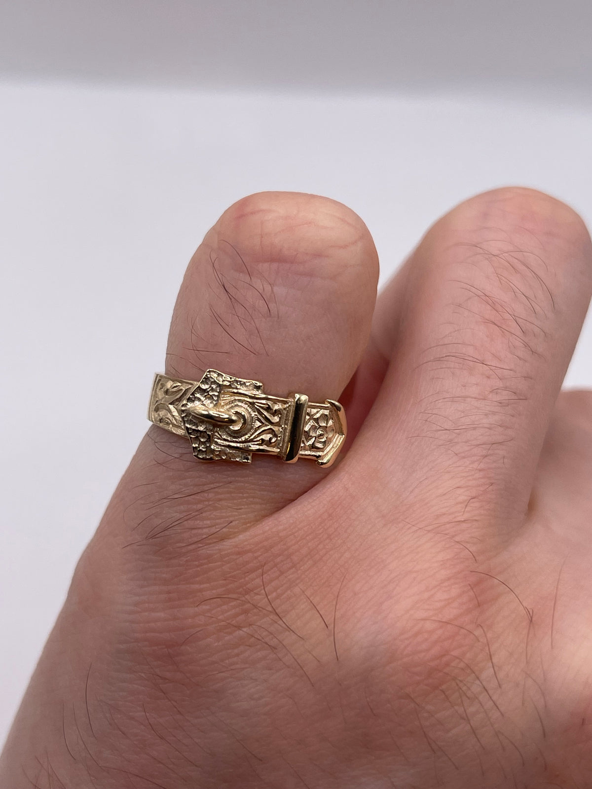9ct gold buckle ring