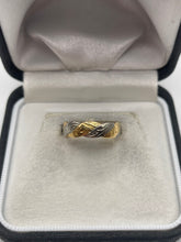 Load image into Gallery viewer, 18ct two tone engraved band
