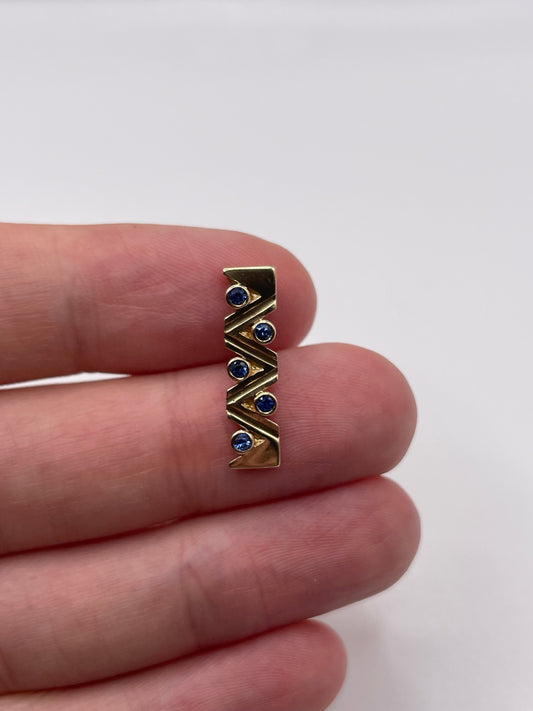 9ct gold sapphire pendant