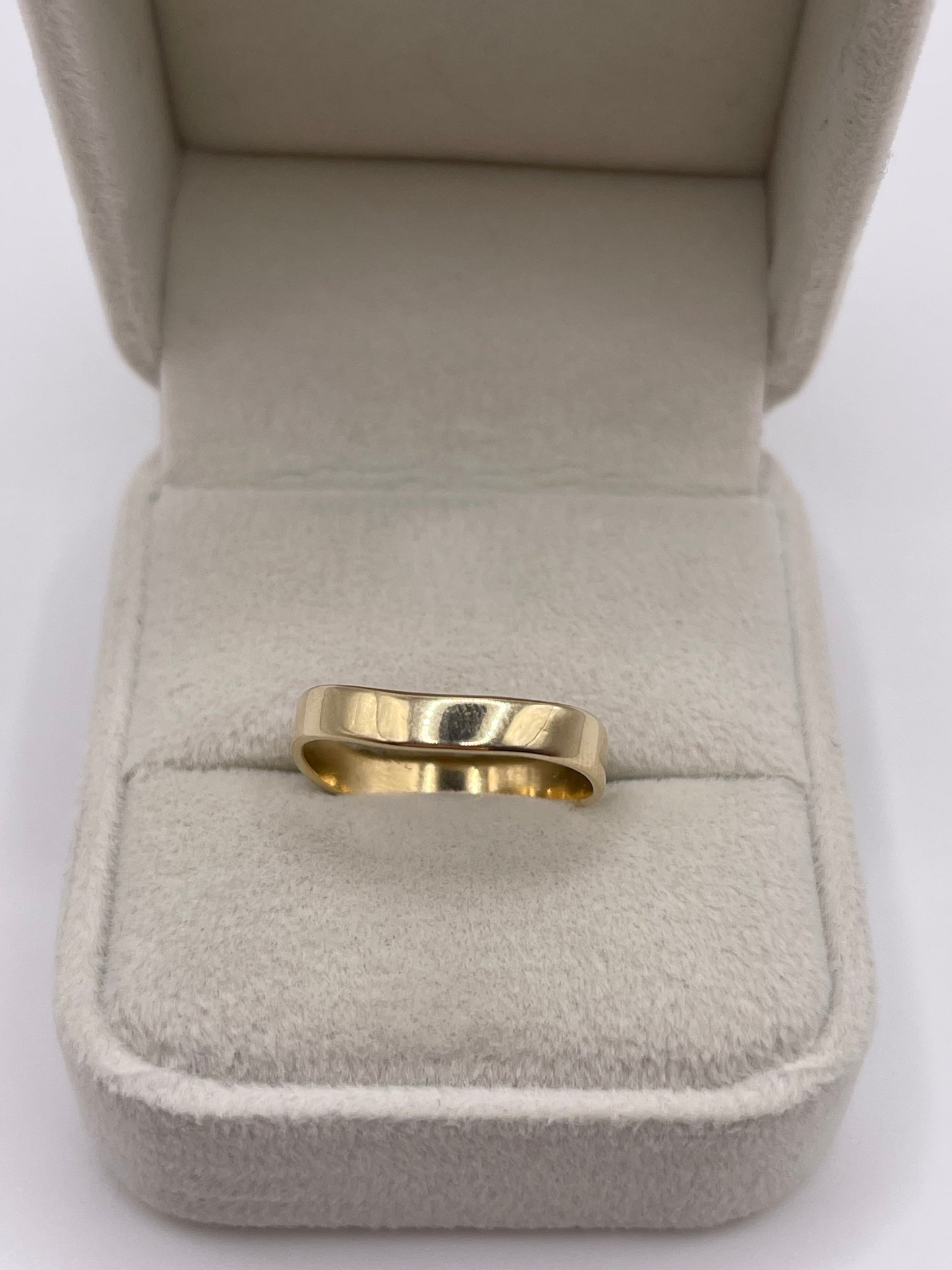 9ct gold band