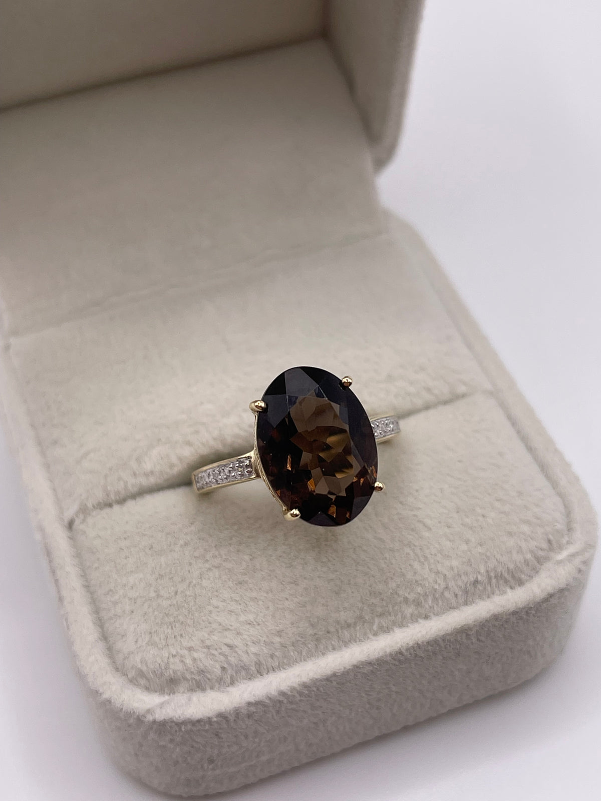 9ct gold Smokey quartz and diamond ring
