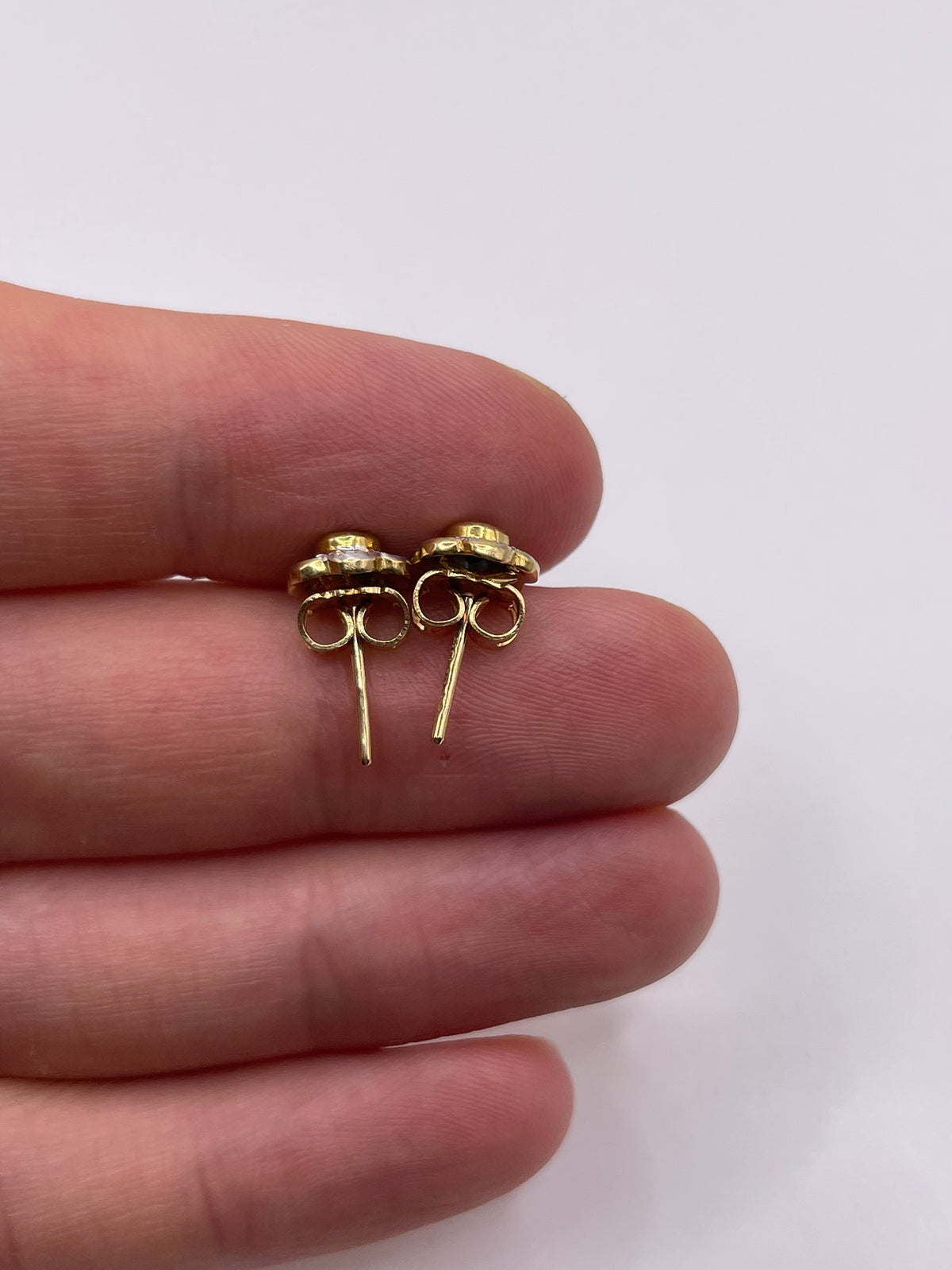 18ct gold sapphire and diamond earrings