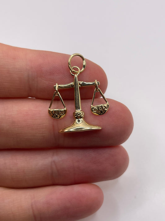 9ct gold libra pendant