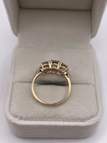 9ct gold morganite and diamond ring