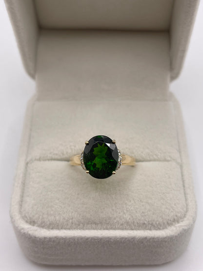 9ct gold diopside and zircon ring