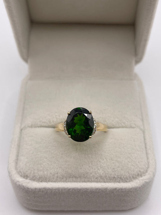 9ct gold diopside and zircon ring