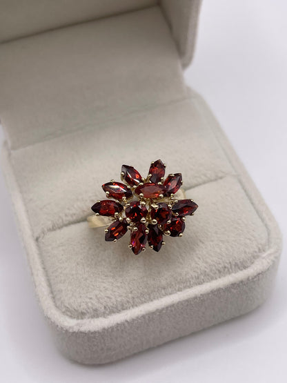 9ct gold garnet cluster ring