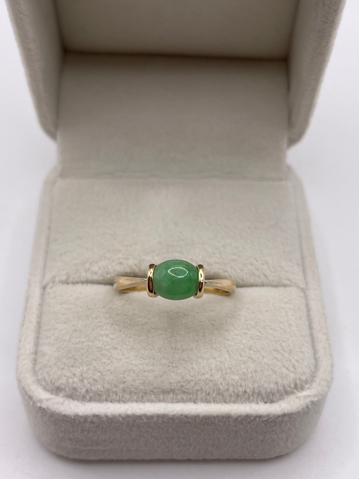 9ct gold jade ring