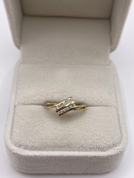 9ct gold diamond ring