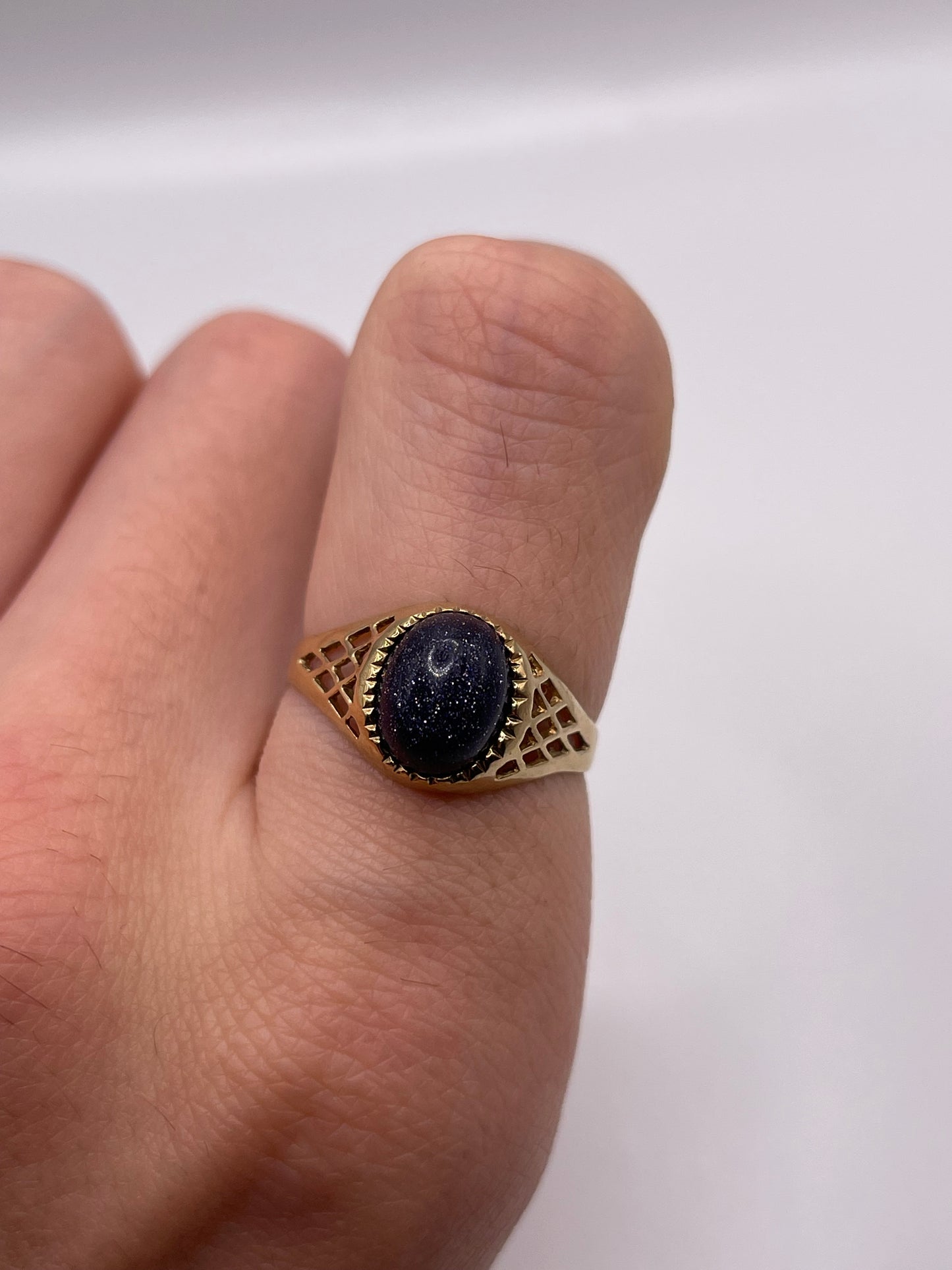9ct gold goldstone ring