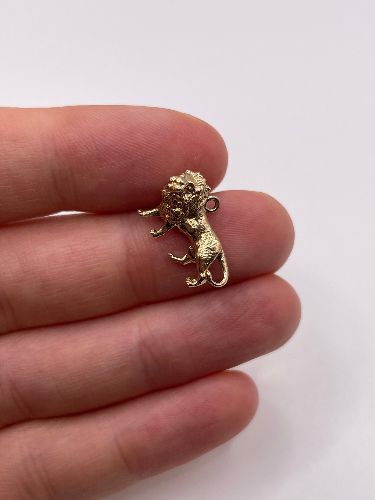 9ct gold lion charm