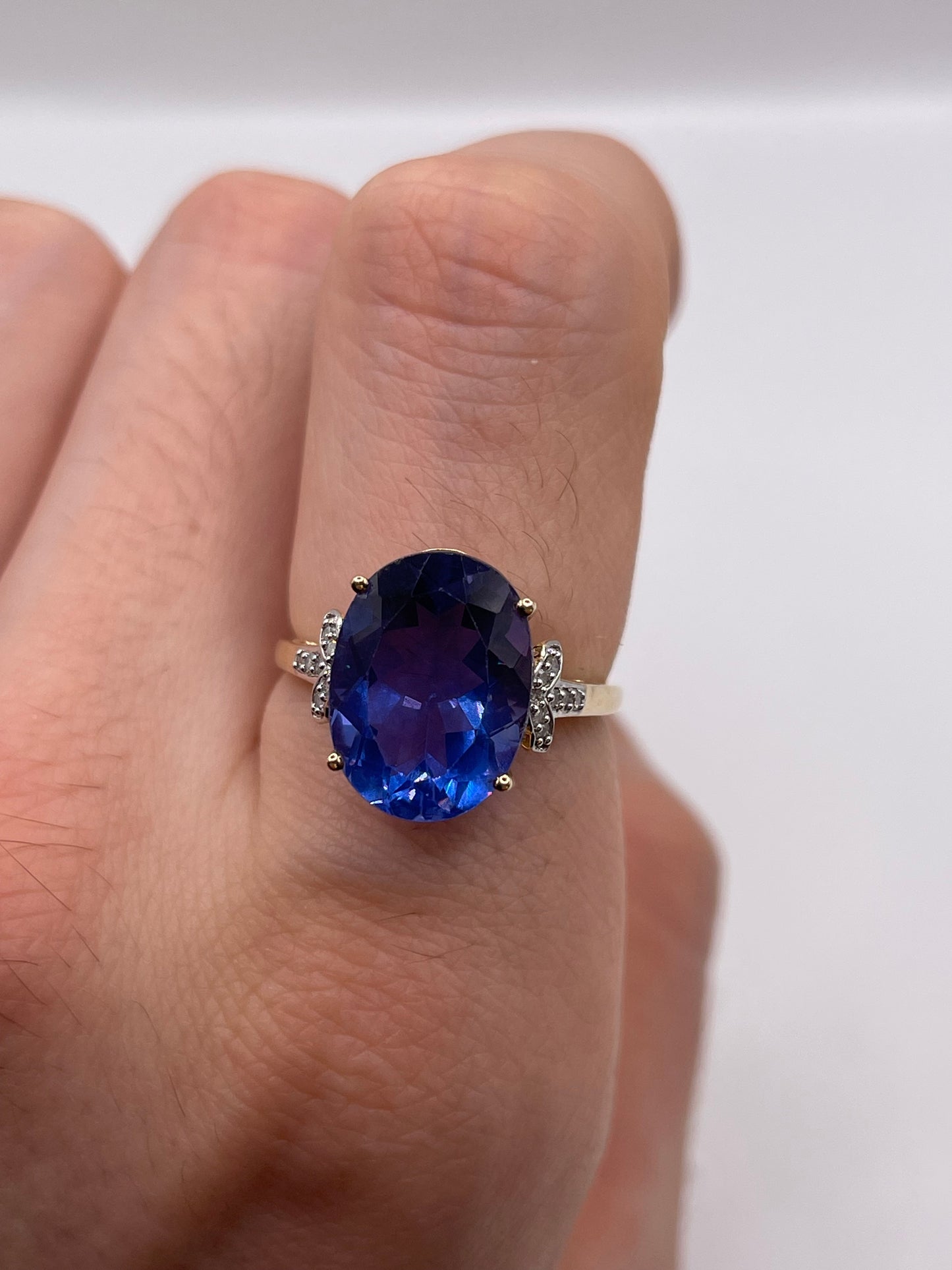 9ct gold fluorite and diamond ring
