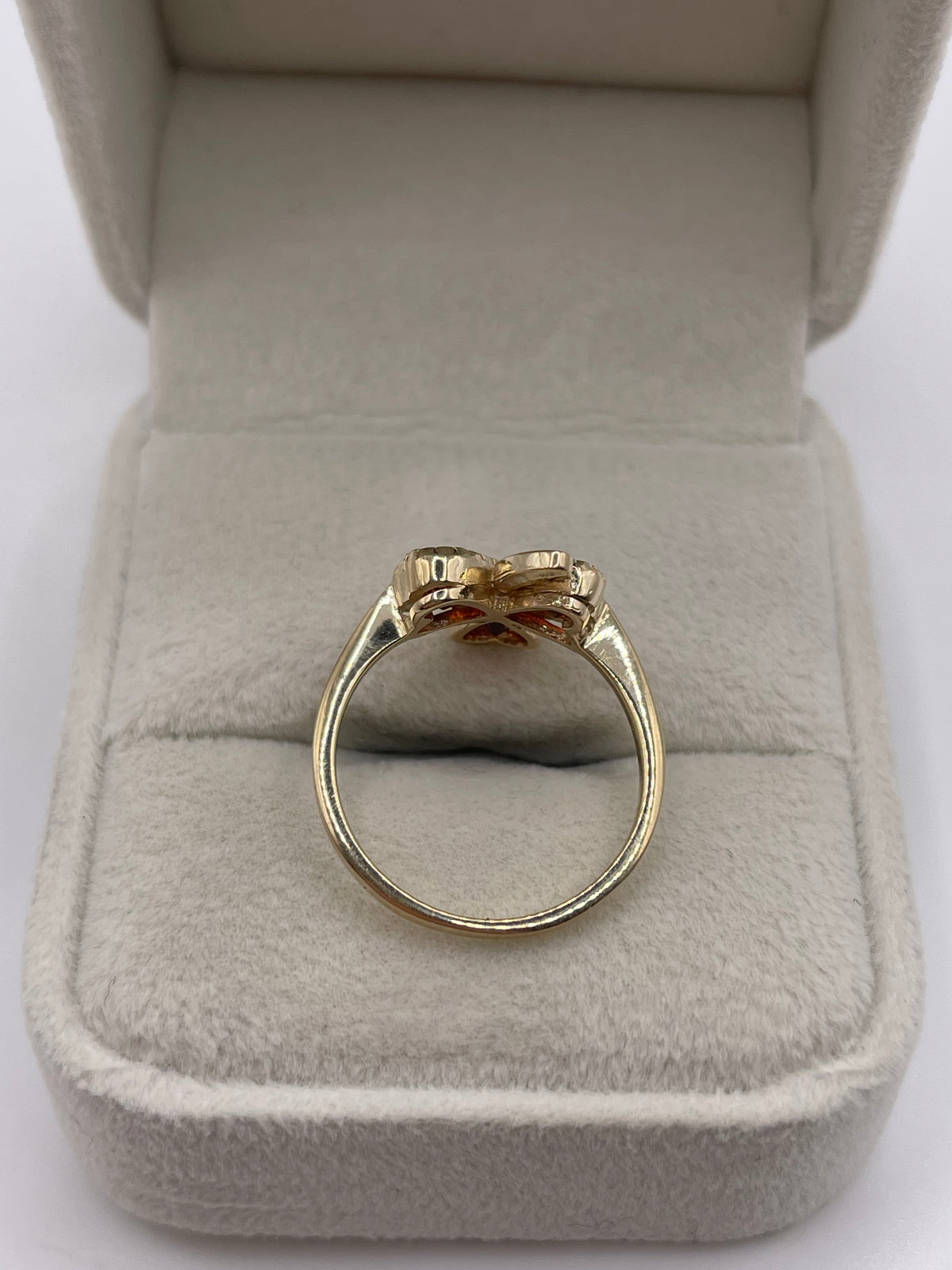 9ct gold garnet clover ring