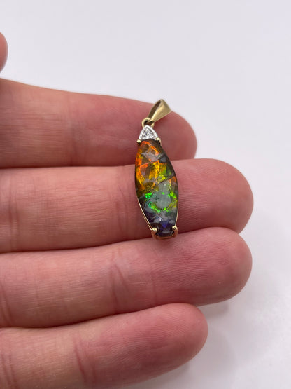 9ct gold Ammolite and zircon pendant
