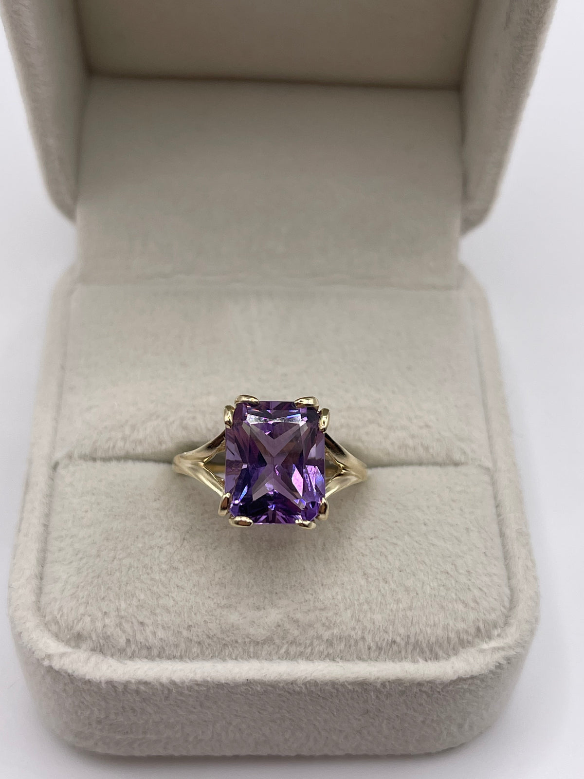 9ct gold amethyst ring