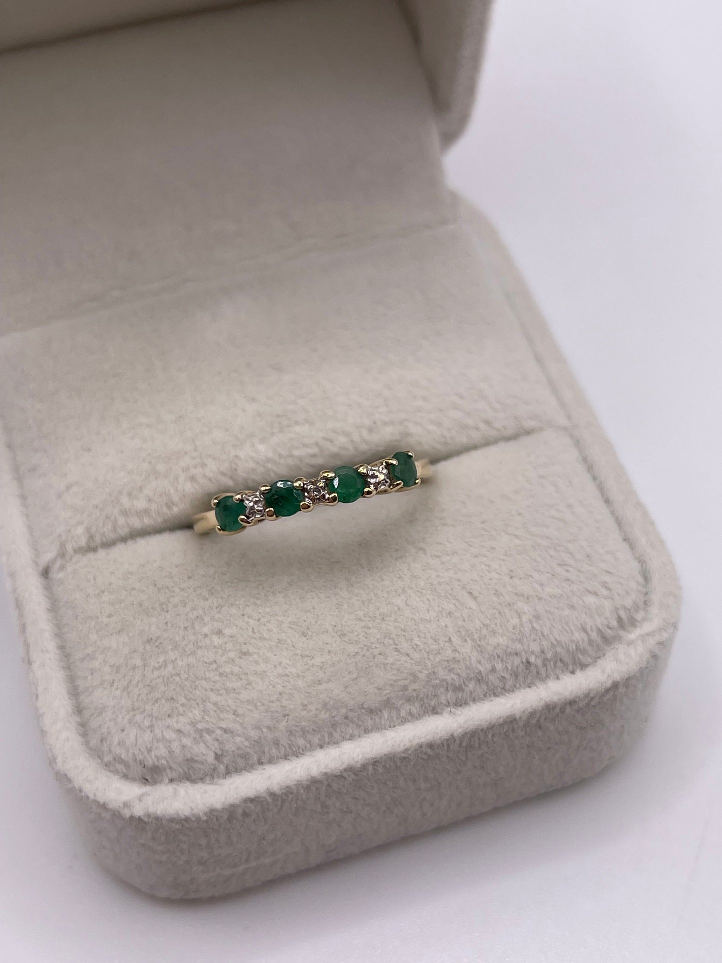 9ct gold emerald and diamond ring