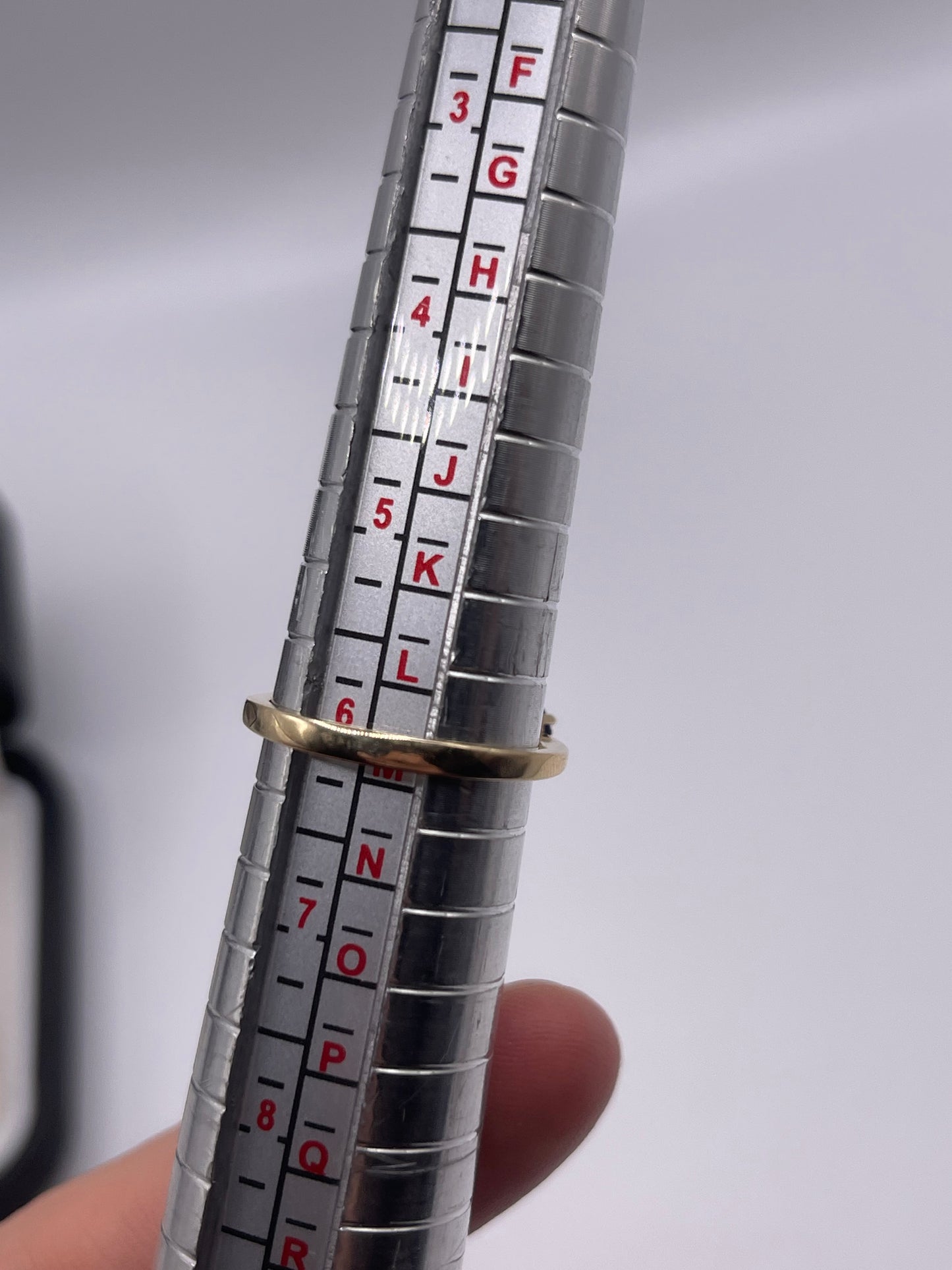 9ct gold peridot and amethyst ring