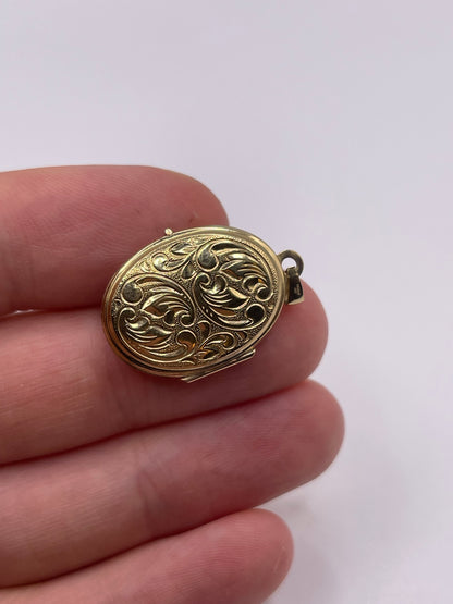 9ct gold locket pendant