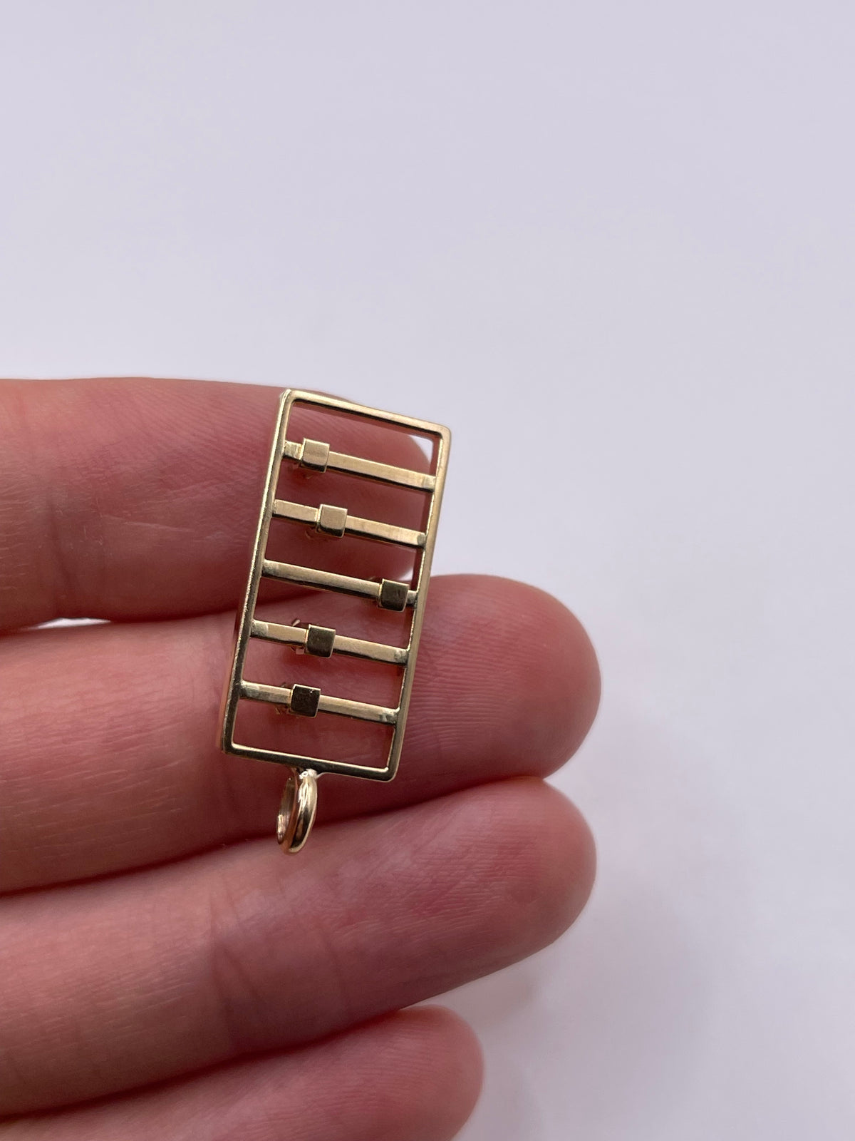 9ct gold diamond pendant