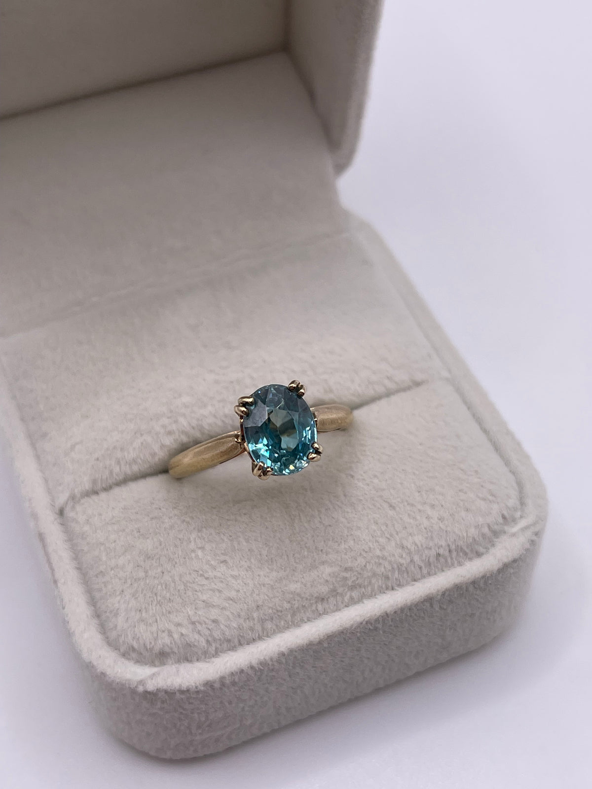 9ct gold blue zircon and diamond ring