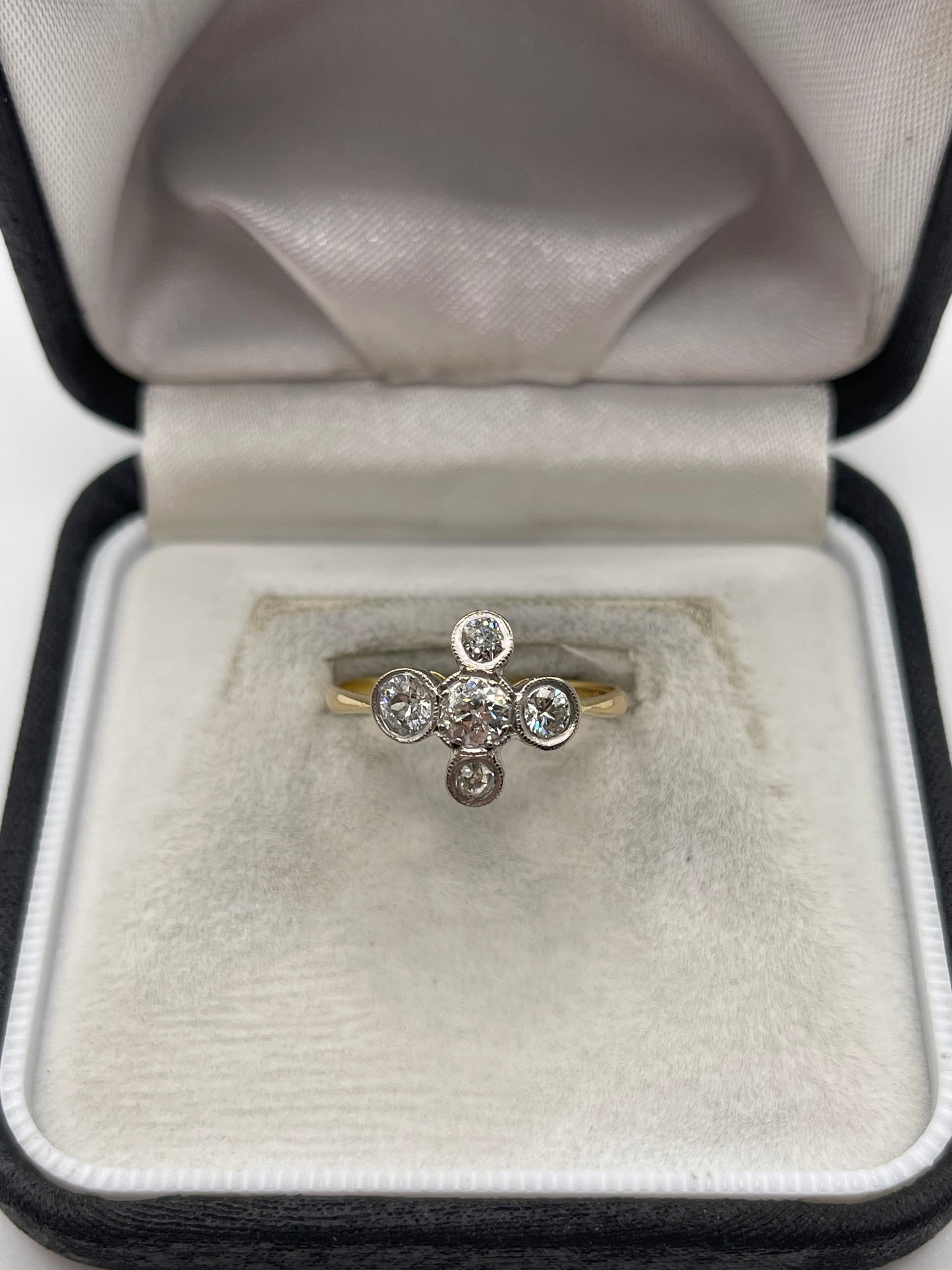 18ct gold diamond ring