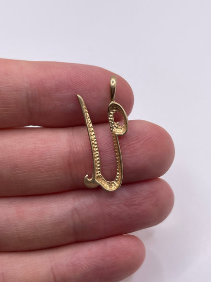 9ct gold initial U pendant