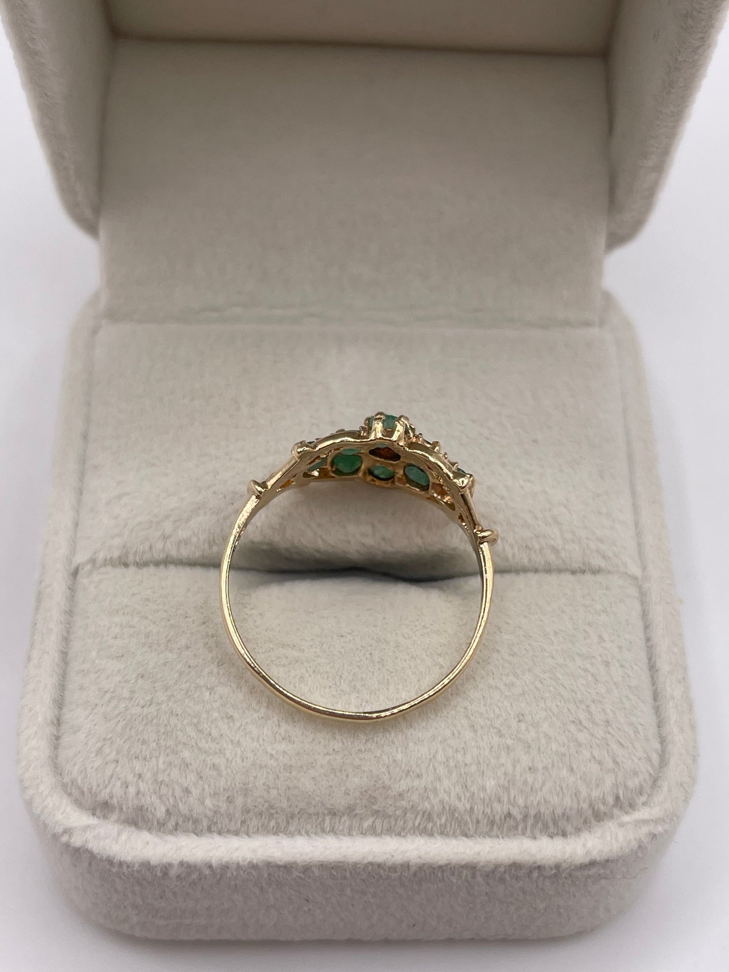 9ct gold emerald cluster ring