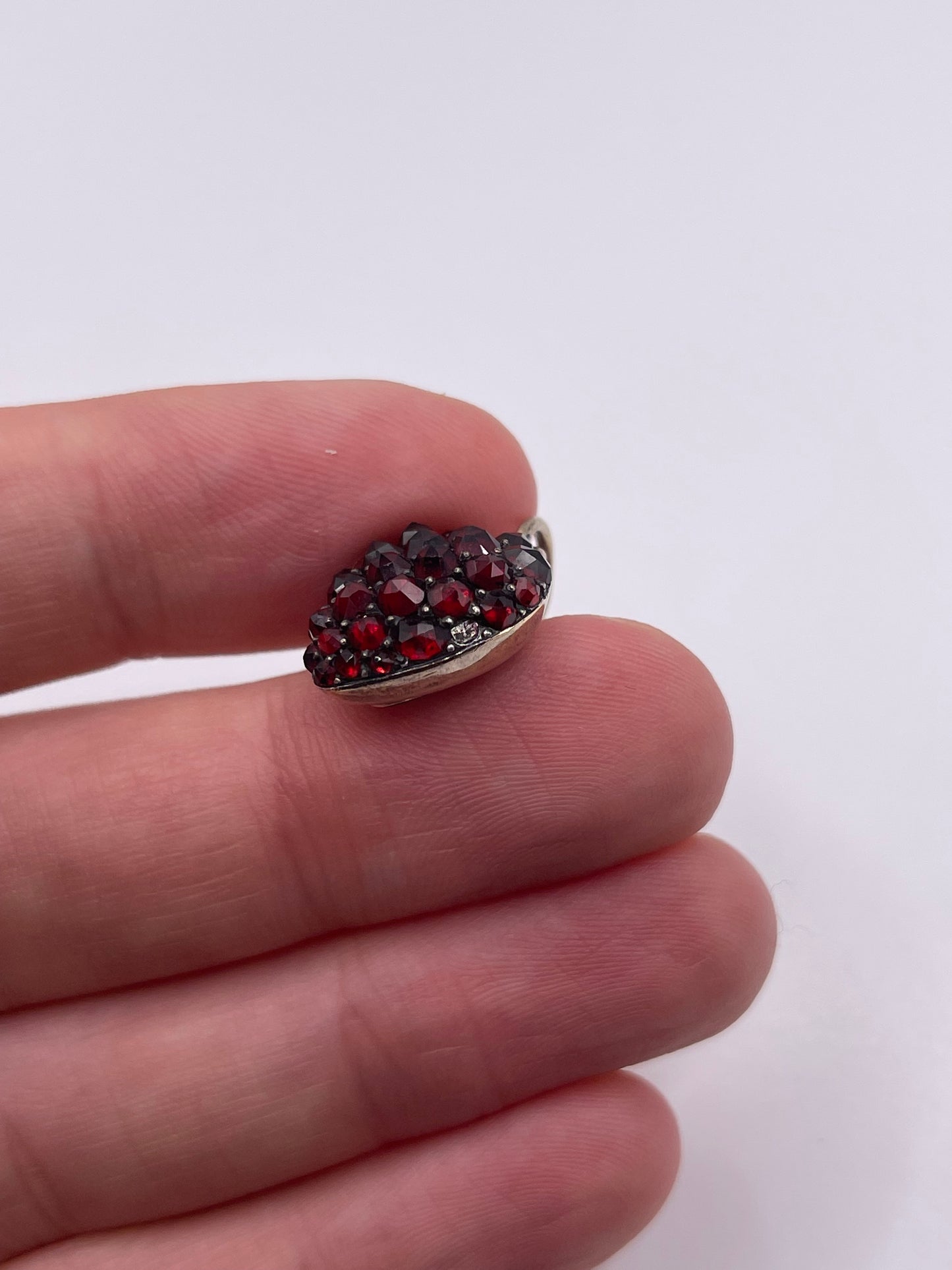 9ct gold garnet heart locket pendant