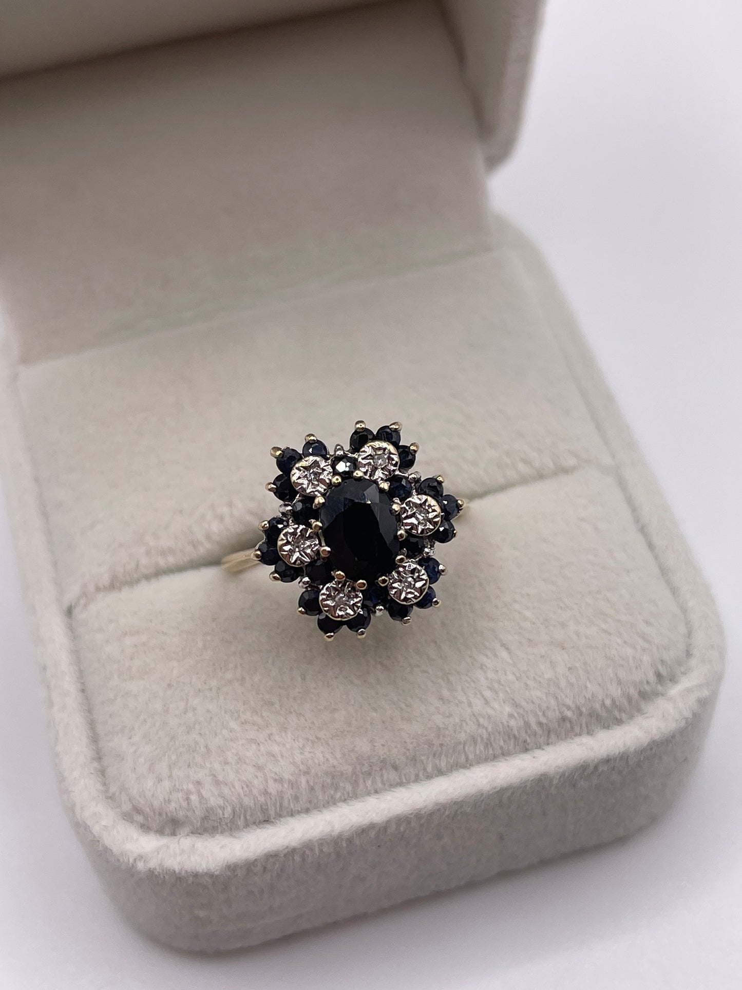 9ct gold sapphire and diamond ring