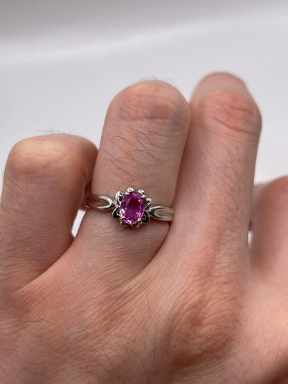 18ct white gold pink sapphire ring