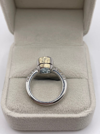 18ct white gold aquamarine and diamond ring
