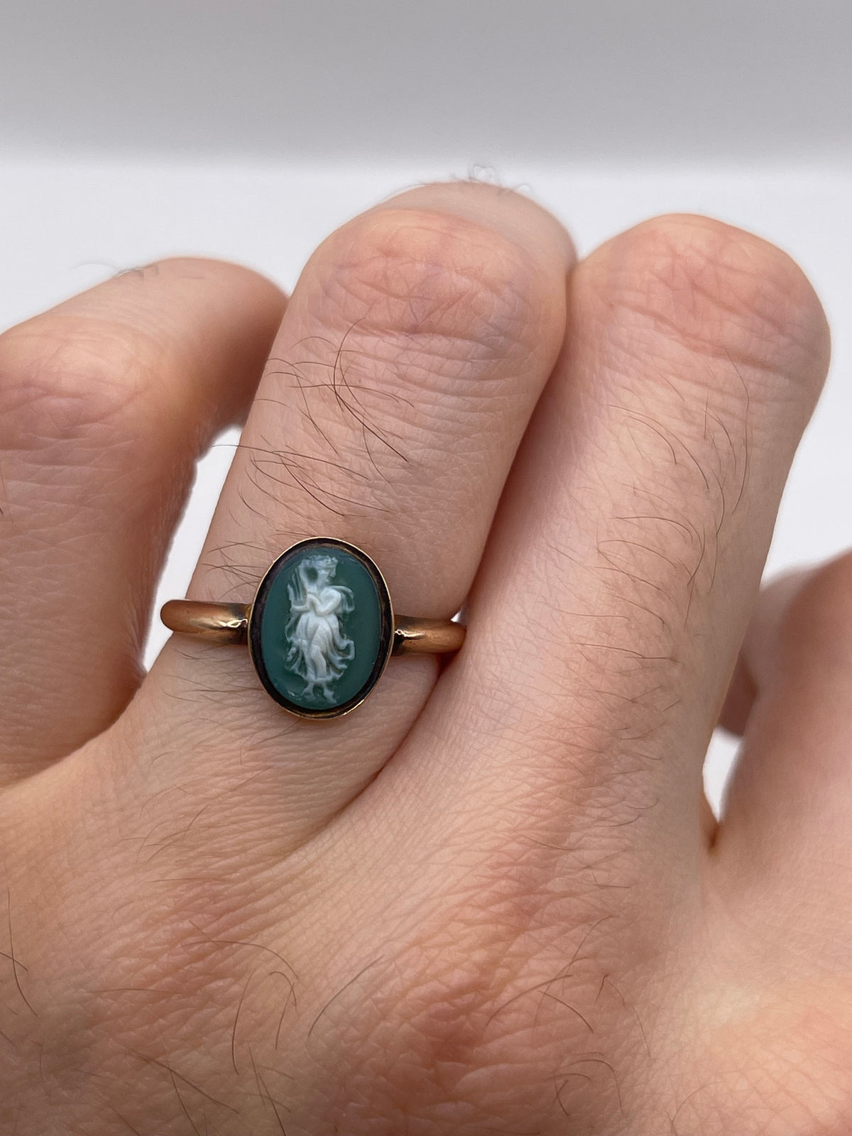 Antique 9ct rose gold cameo ring