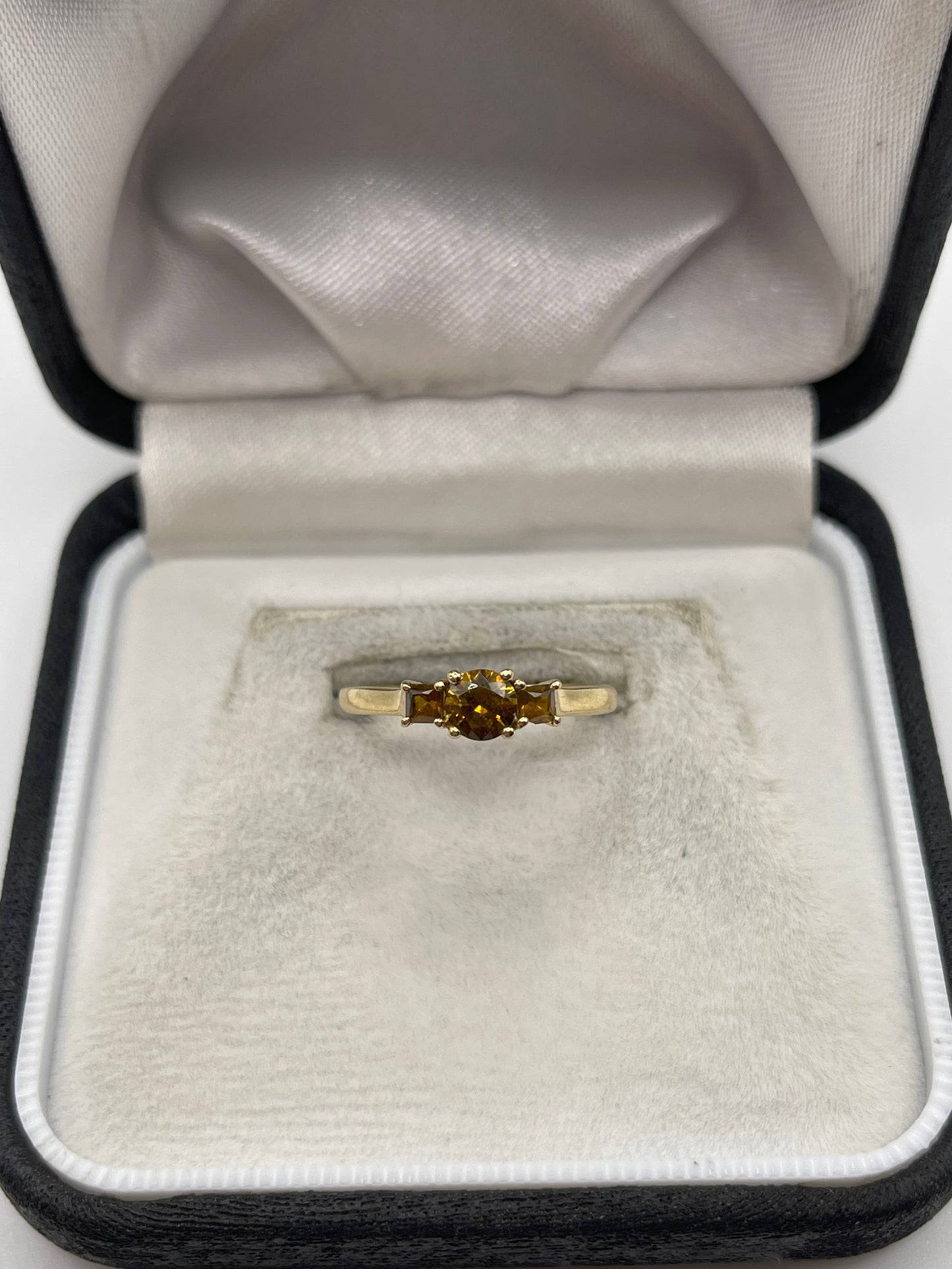 9ct gold quartz ring