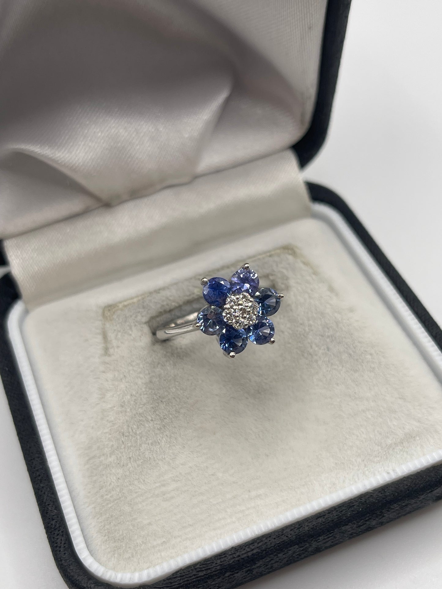 18ct white gold tanzanite and diamond ring