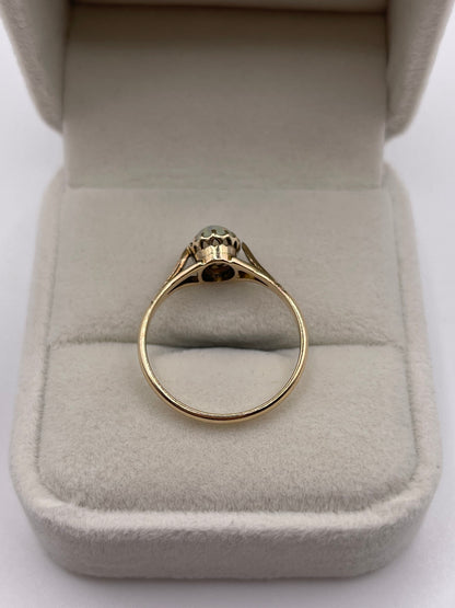 Antique 9ct gold opal ring