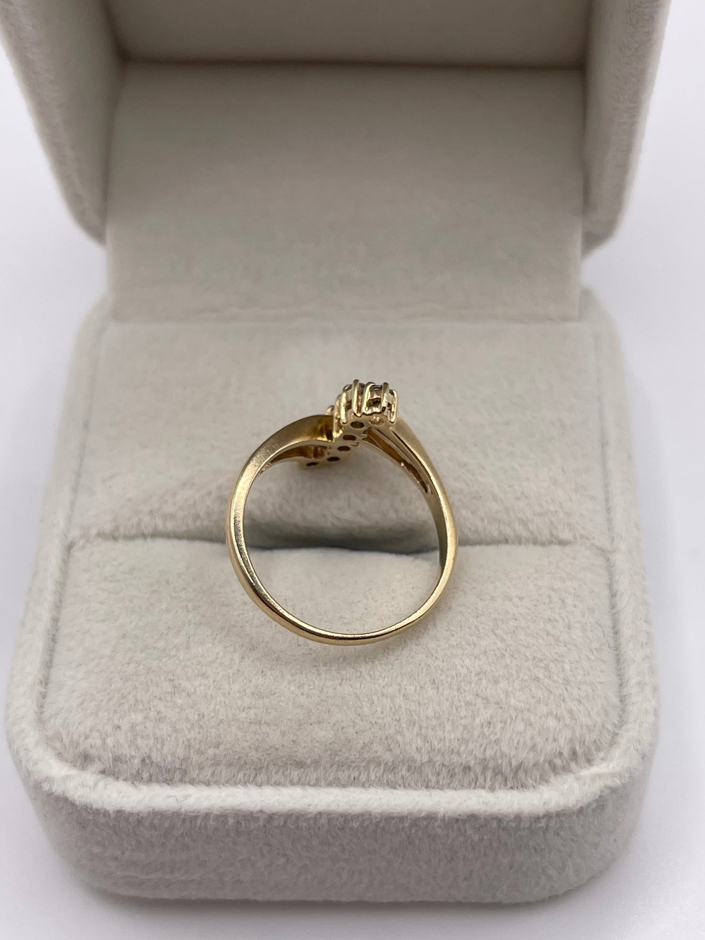 9ct gold diamond ring