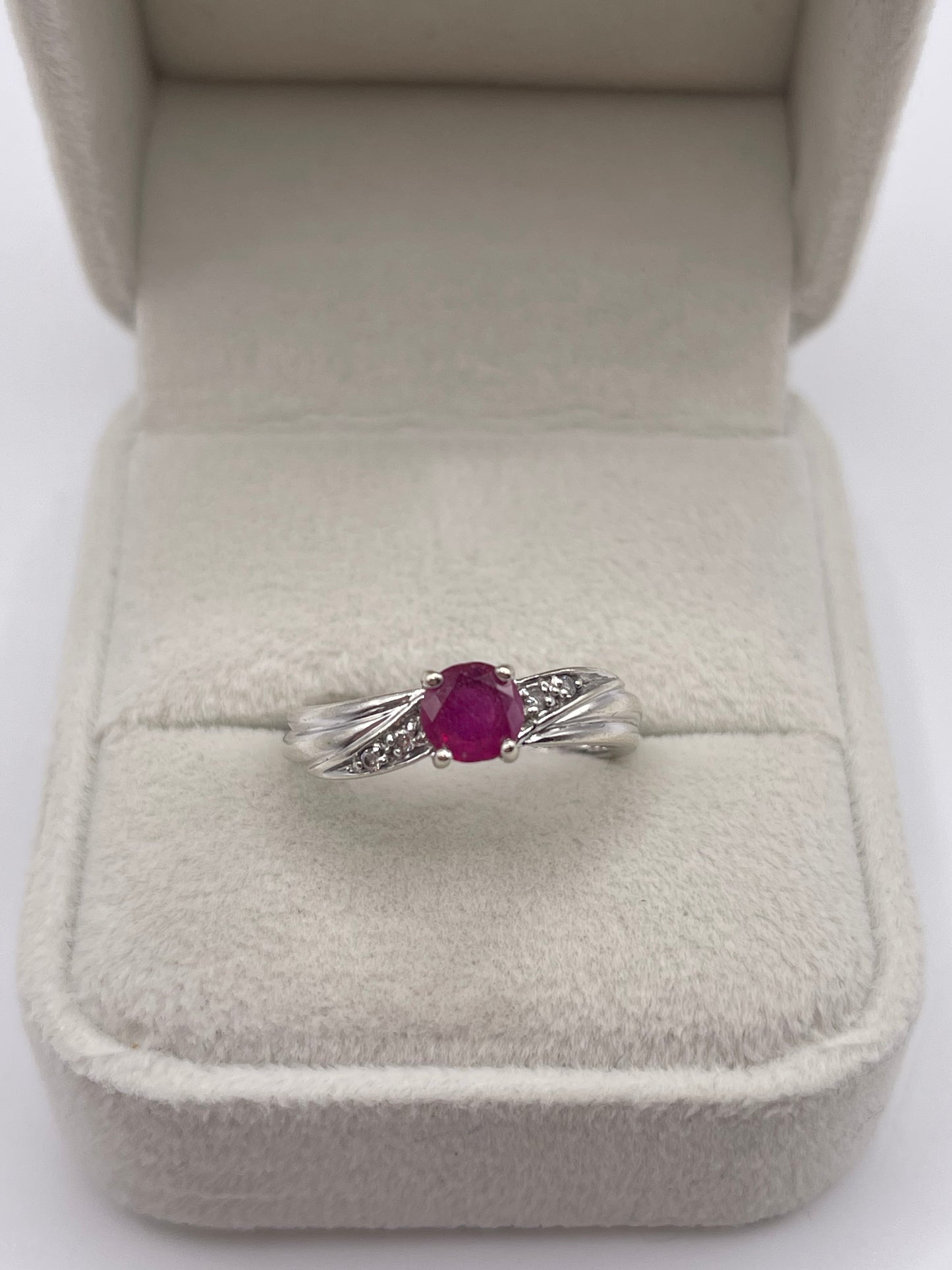 9ct white gold ruby and diamond ring